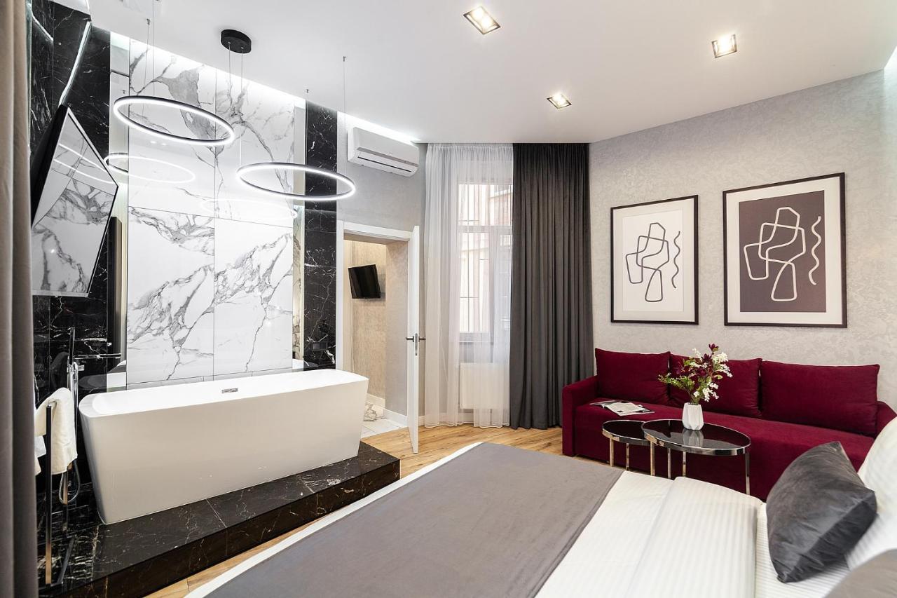 Lovely Apartment On Drahomanova Street إلفيف المظهر الخارجي الصورة