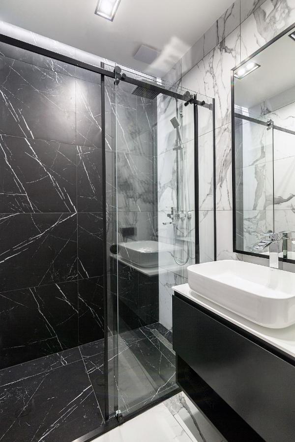Lovely Apartment On Drahomanova Street إلفيف المظهر الخارجي الصورة