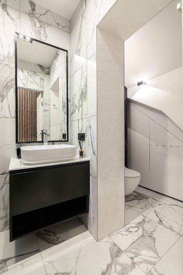 Lovely Apartment On Drahomanova Street إلفيف المظهر الخارجي الصورة